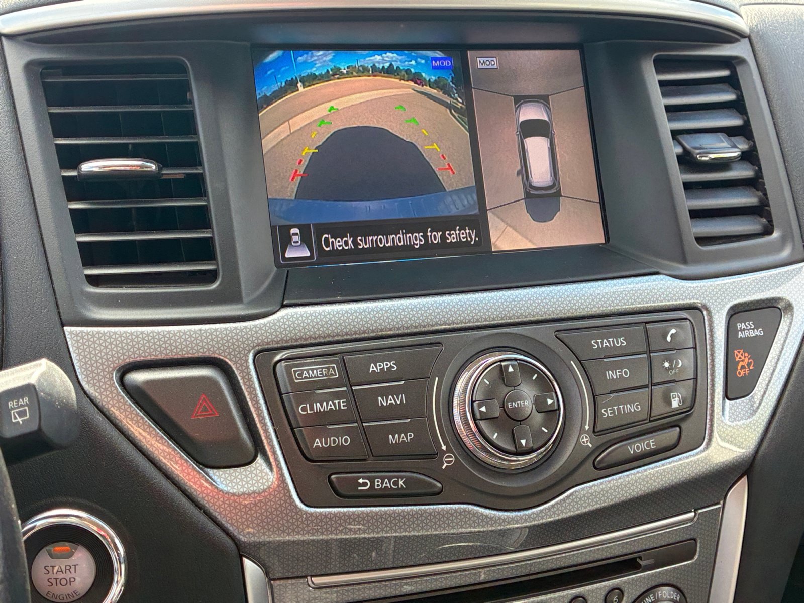 Used 2018 Nissan Pathfinder SL AWD/4WD image 23