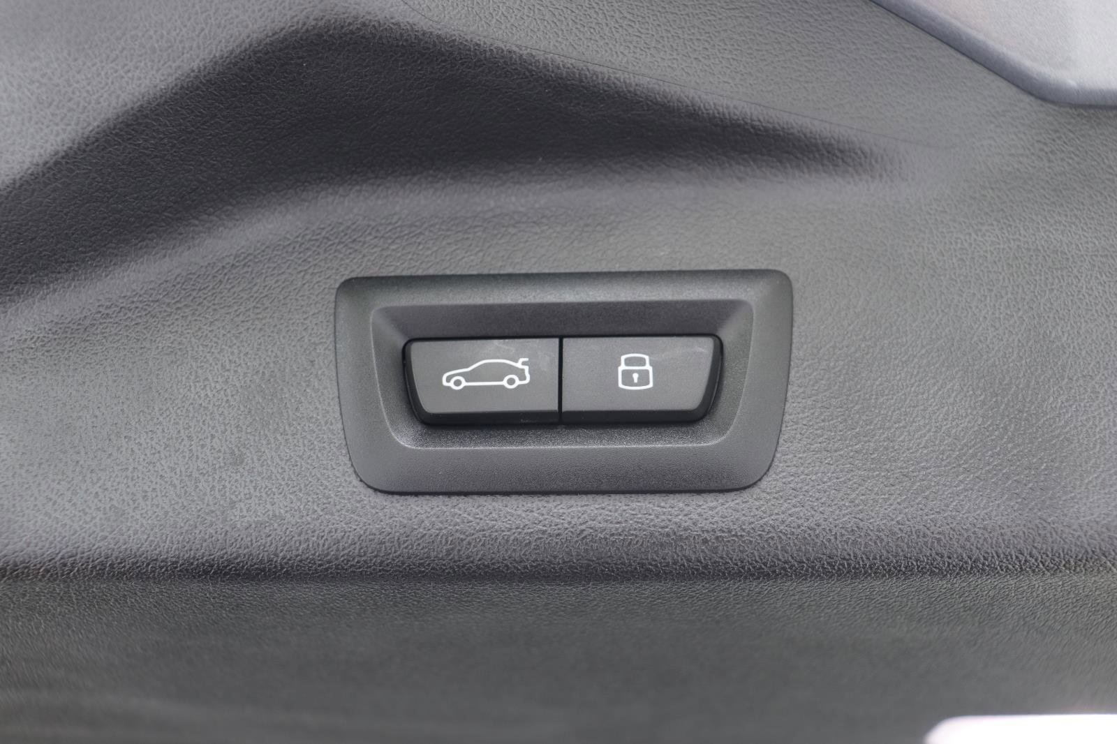 Used 2024 BMW X5 sDrive40i w/ Premium Package image 18