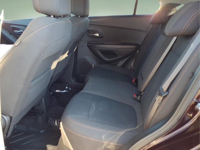 Used 2022 Chevrolet Trax LS w/ Tint and Cruise Package AWD/4WD image 8