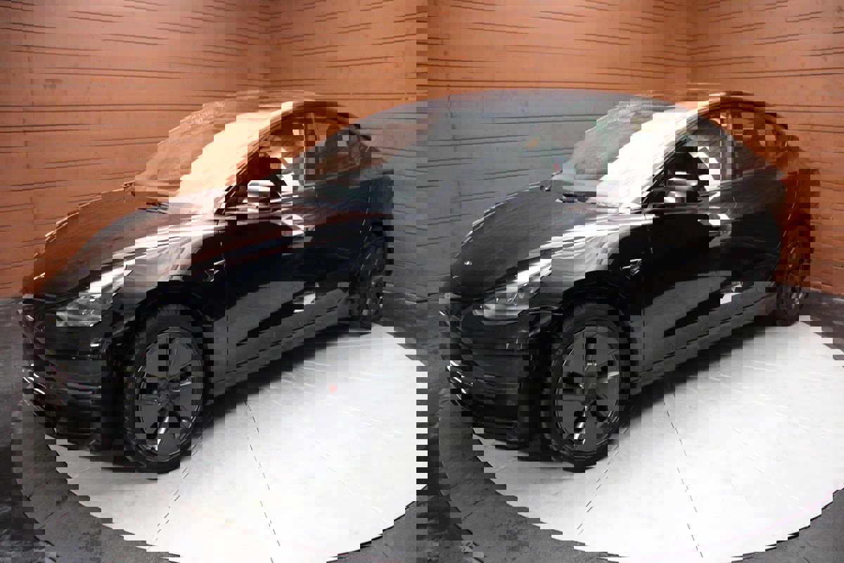 Used 2023 Tesla Model 3 Standard Range image 7