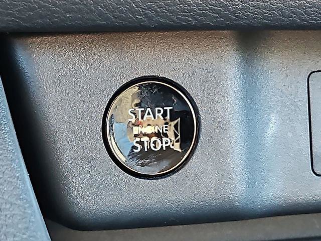 Certified 2025 Nissan Rogue S image 18