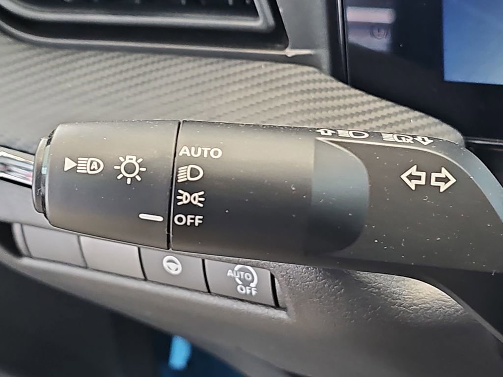 New 2026 Nissan Kicks SR FWD image 29