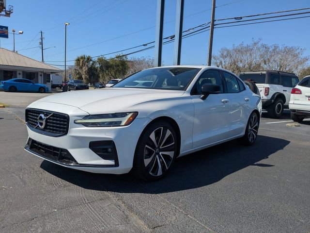 Used 2022 Volvo S60 B5 Momentum image 9