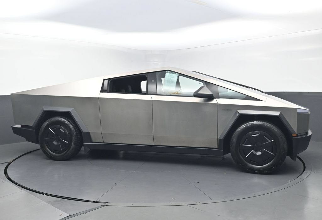 Used 2024 Tesla Cybertruck AWD Crew Cab image 5