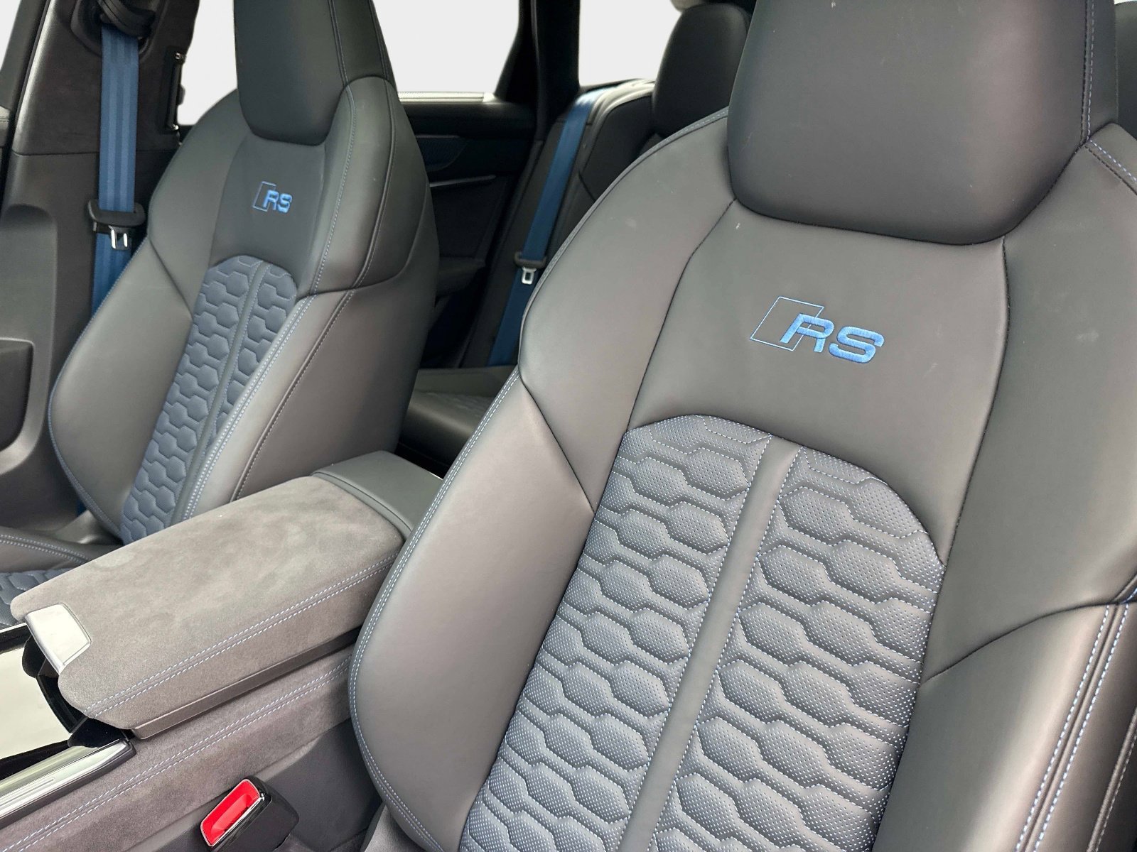 Used 2025 Audi RS 6 performance AWD/4WD image 21