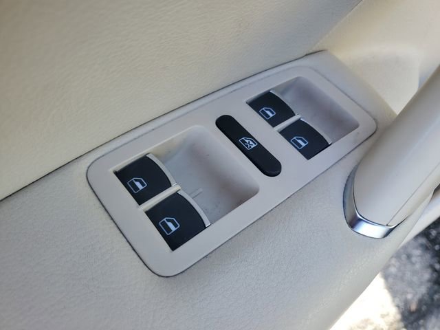 Used 2017 Volkswagen Passat 1.8T R-Line image 14