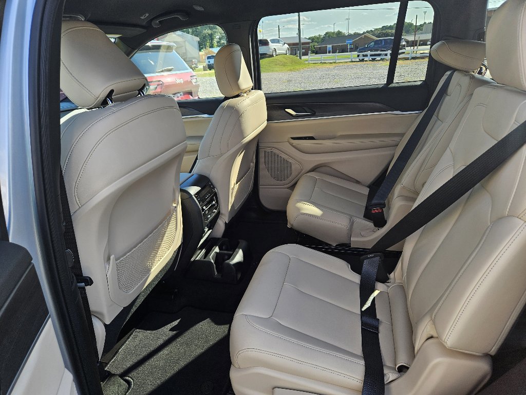 New 2025 Jeep Grand Cherokee L Limited w/ Trailer Tow Package image 11