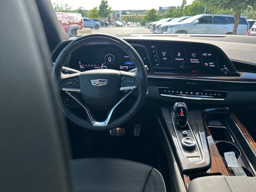 Used 2024 Cadillac Escalade Premium Luxury w/ Performance Package AWD/4WD image 29