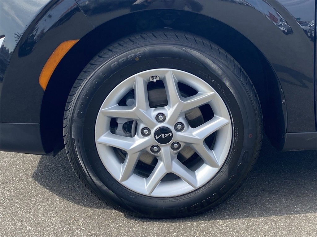 Used 2024 Kia Soul LX w/ Option Group 015 image 12