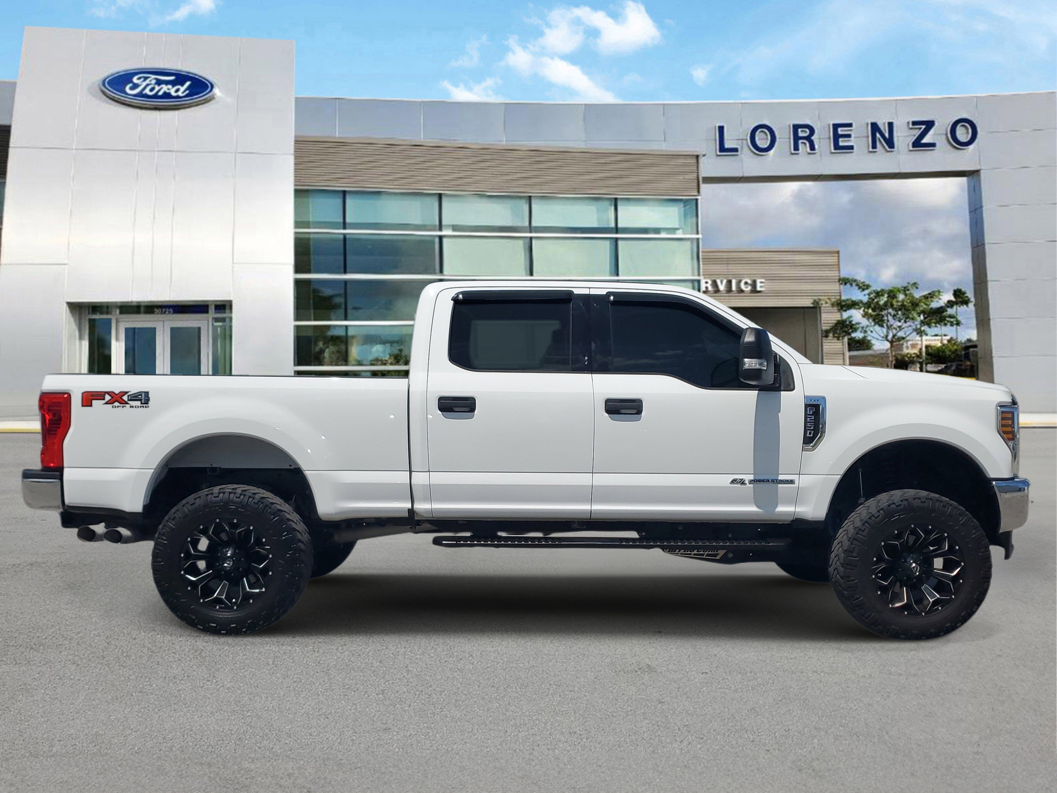 Used 2019 Ford F250 XLT w/ FX4 Off-Road Package AWD/4WD image 4