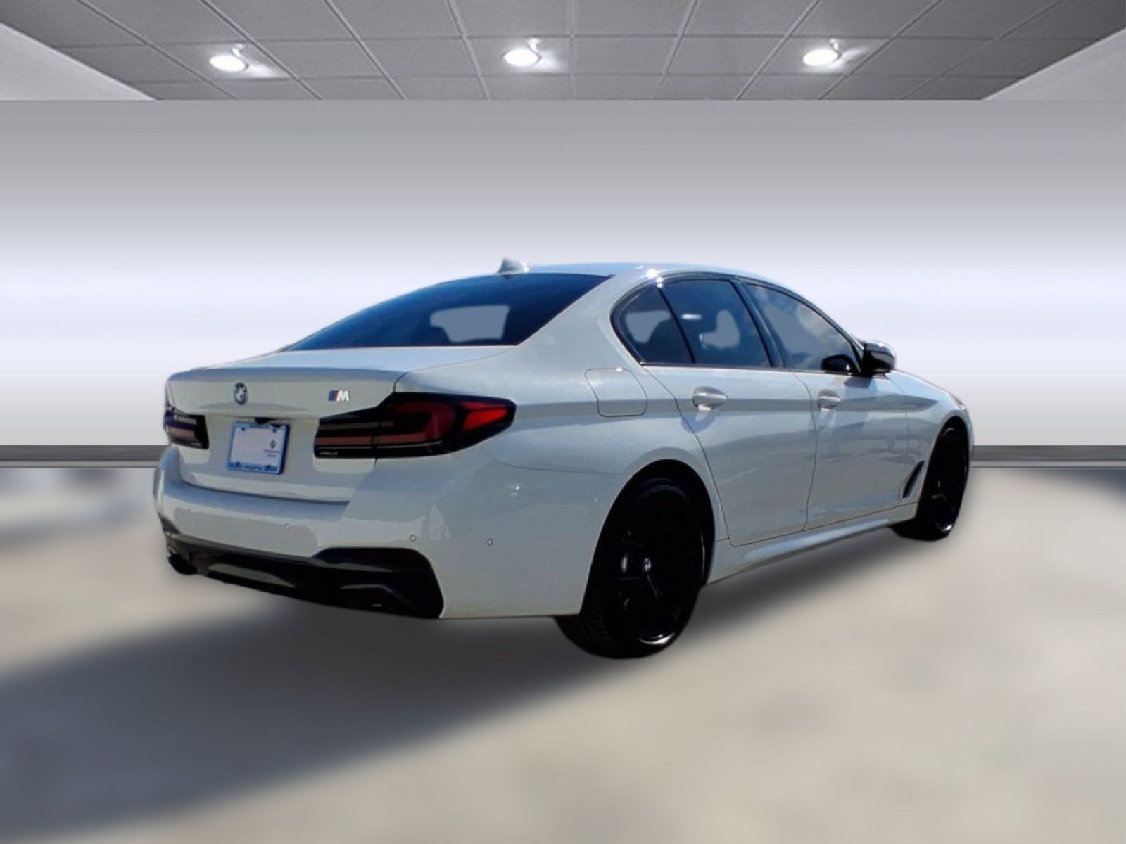 Used 2021 BMW 530e w/ M Sport Package image 8