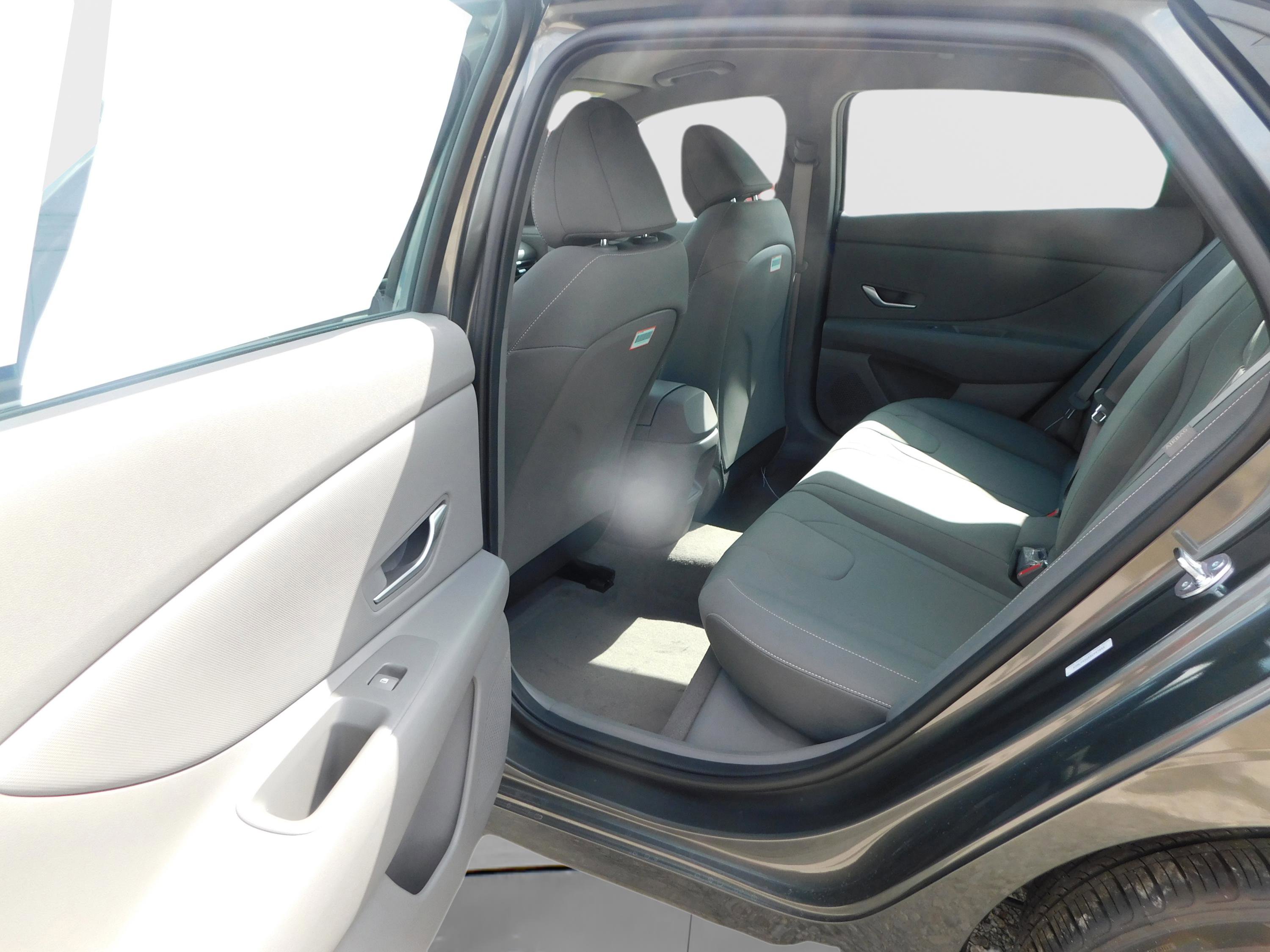 Used 2025 Hyundai Elantra Sport image 10