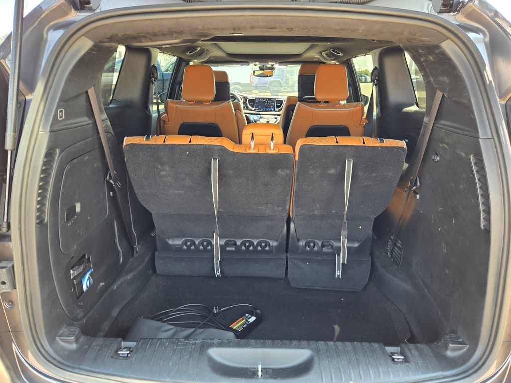 Used 2023 Chrysler Pacifica Pinnacle FWD image 24