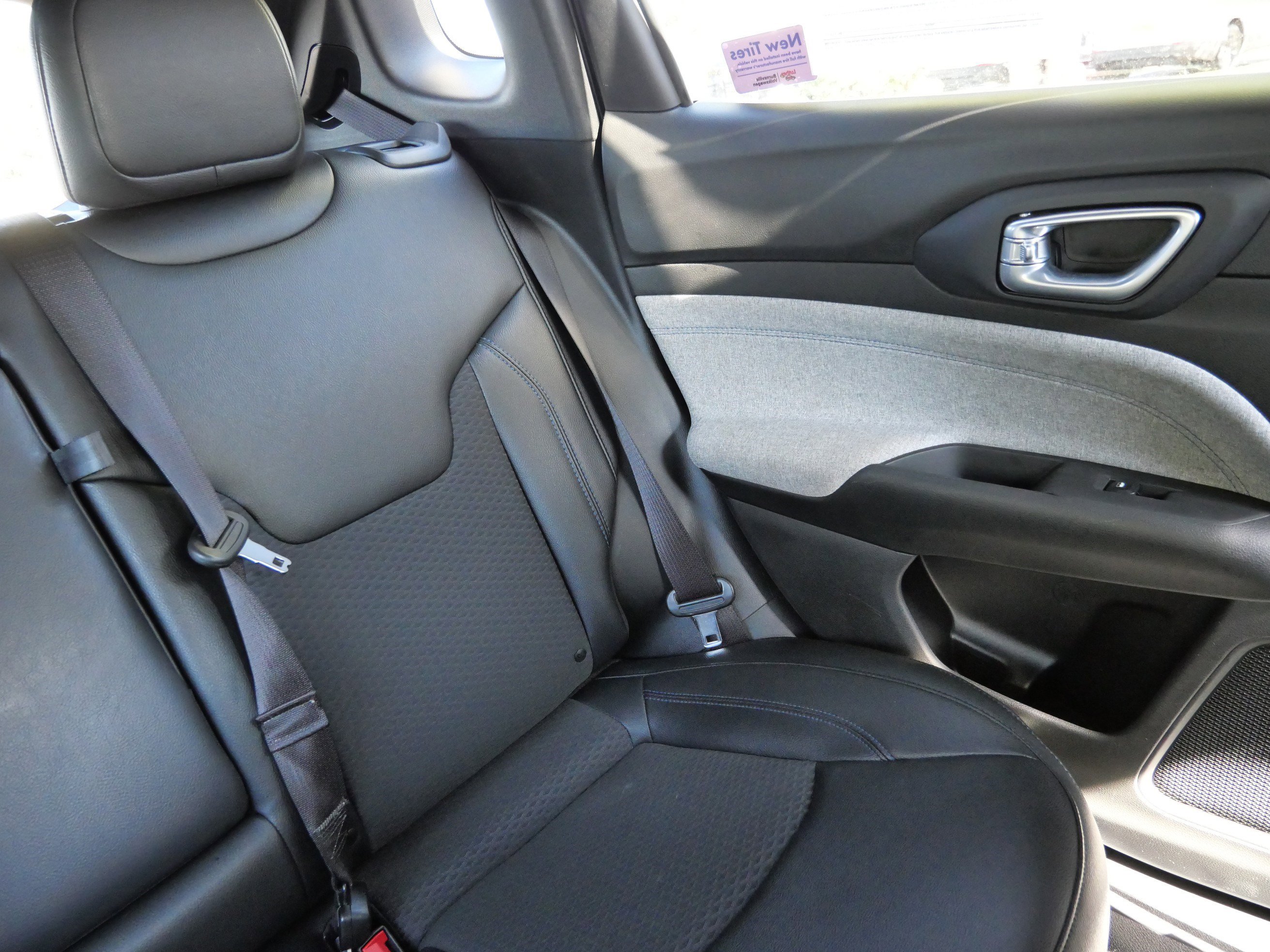 Used 2024 Jeep Compass Latitude image 14