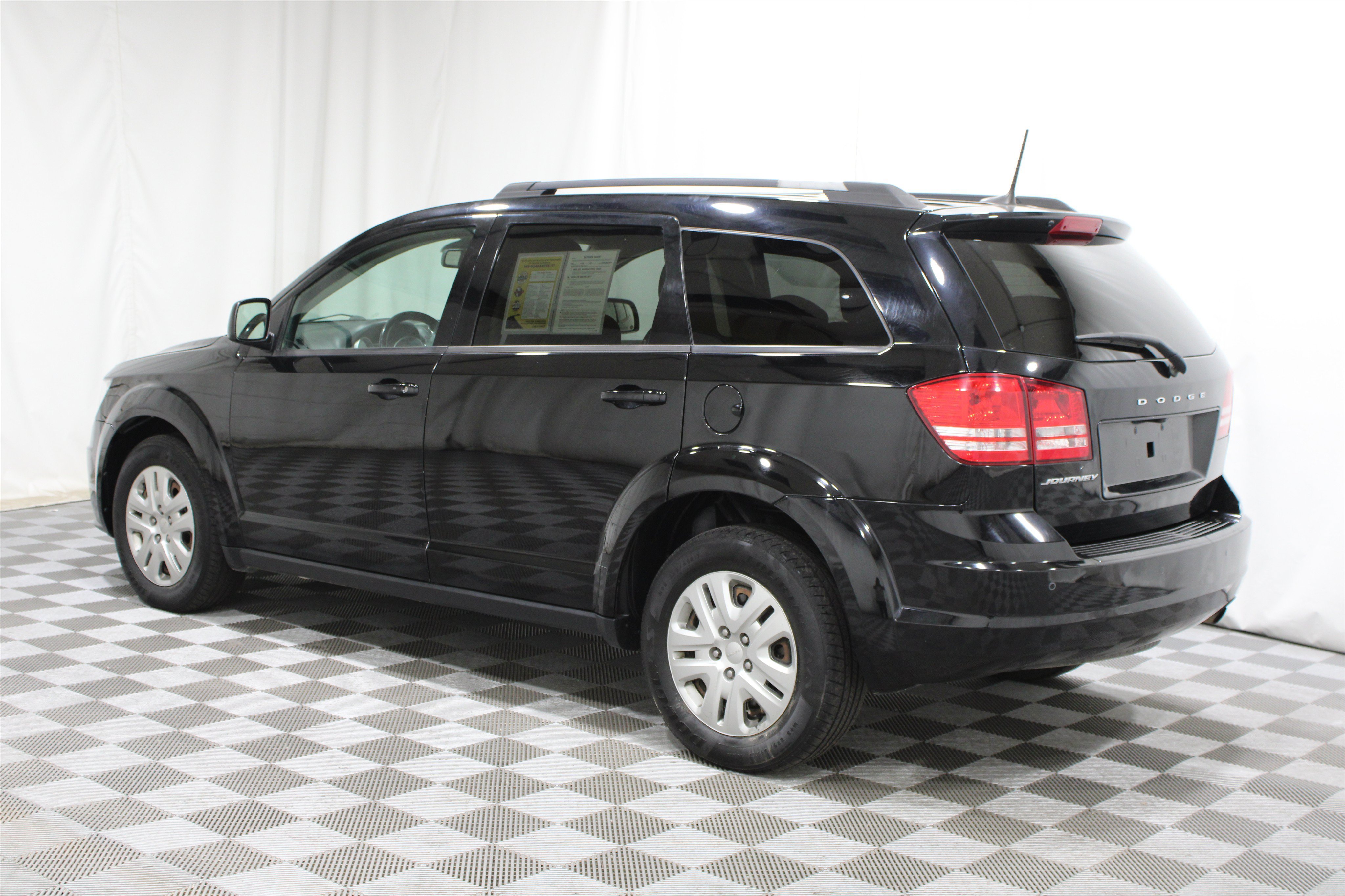 Used 2020 Dodge Journey SE w/ SE Popular Equipment Group FWD image 5