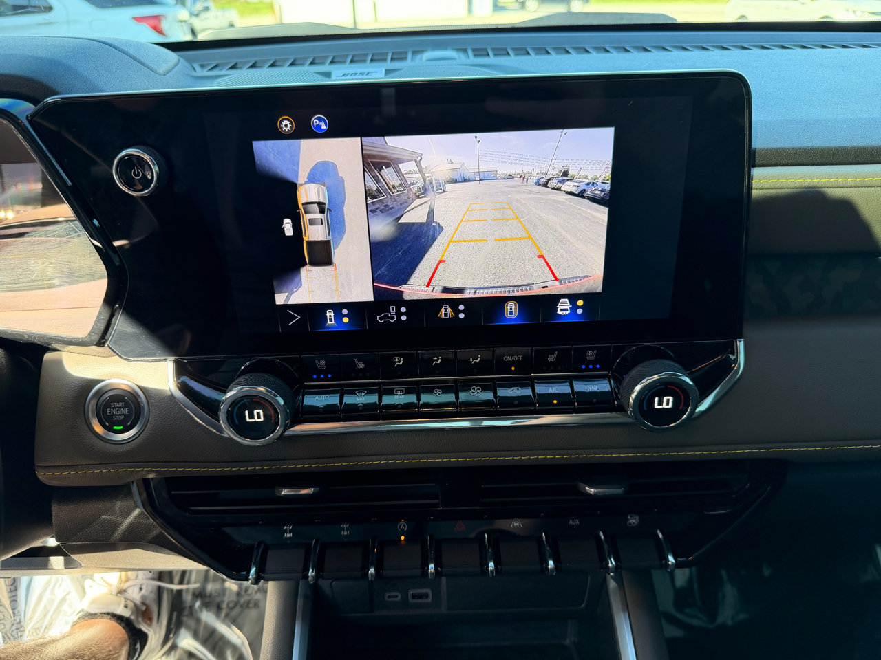 Used 2024 Chevrolet Colorado ZR2 w/ ZR2 Convenience Package III image 27