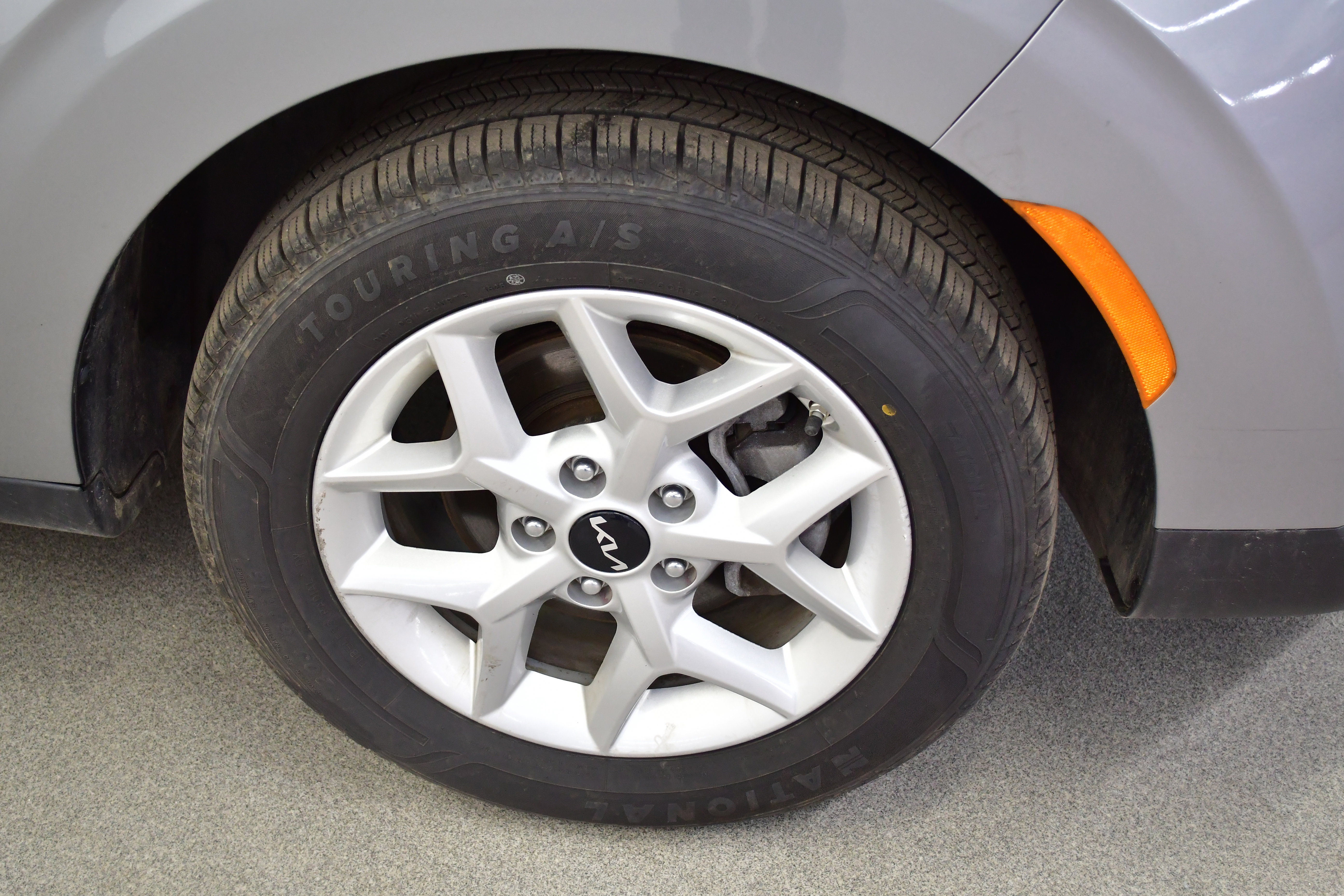 Used 2025 Kia Soul LX w/ LX Technology Package FWD image 34
