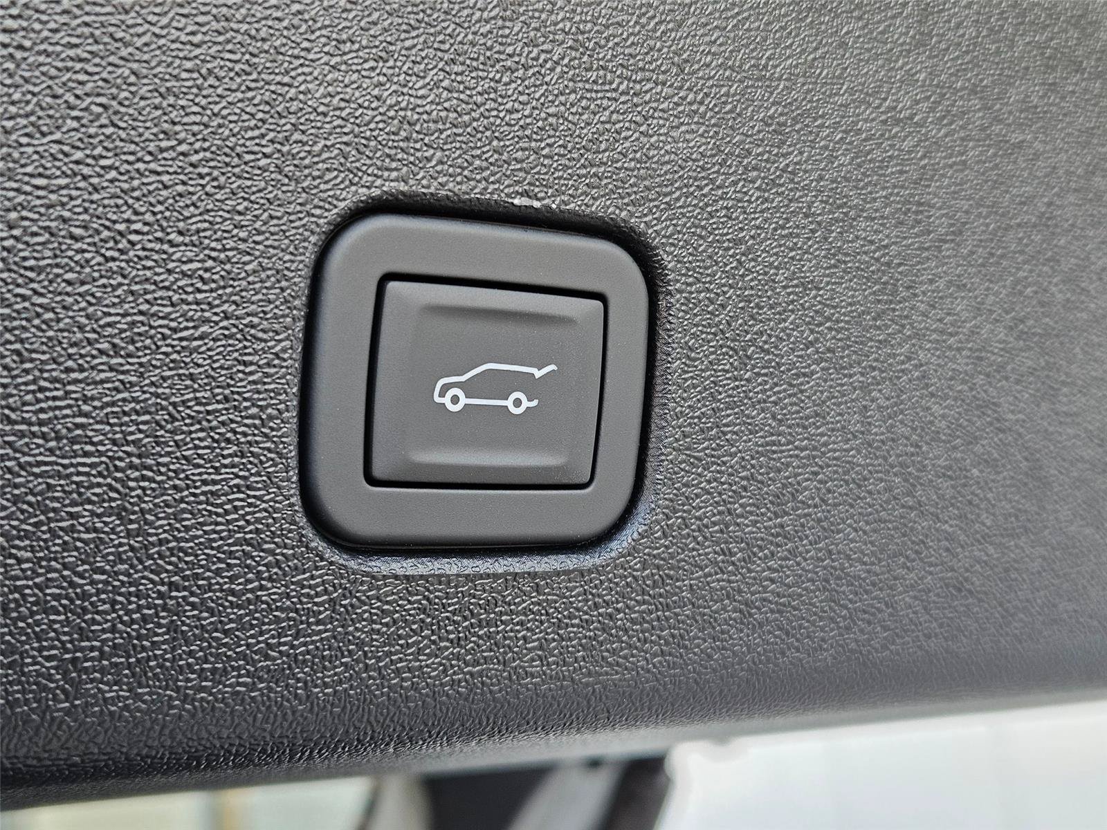 New 2026 Cadillac Optiq Sport 2 w/ LPO, Floor Liner Package AWD/4WD image 30