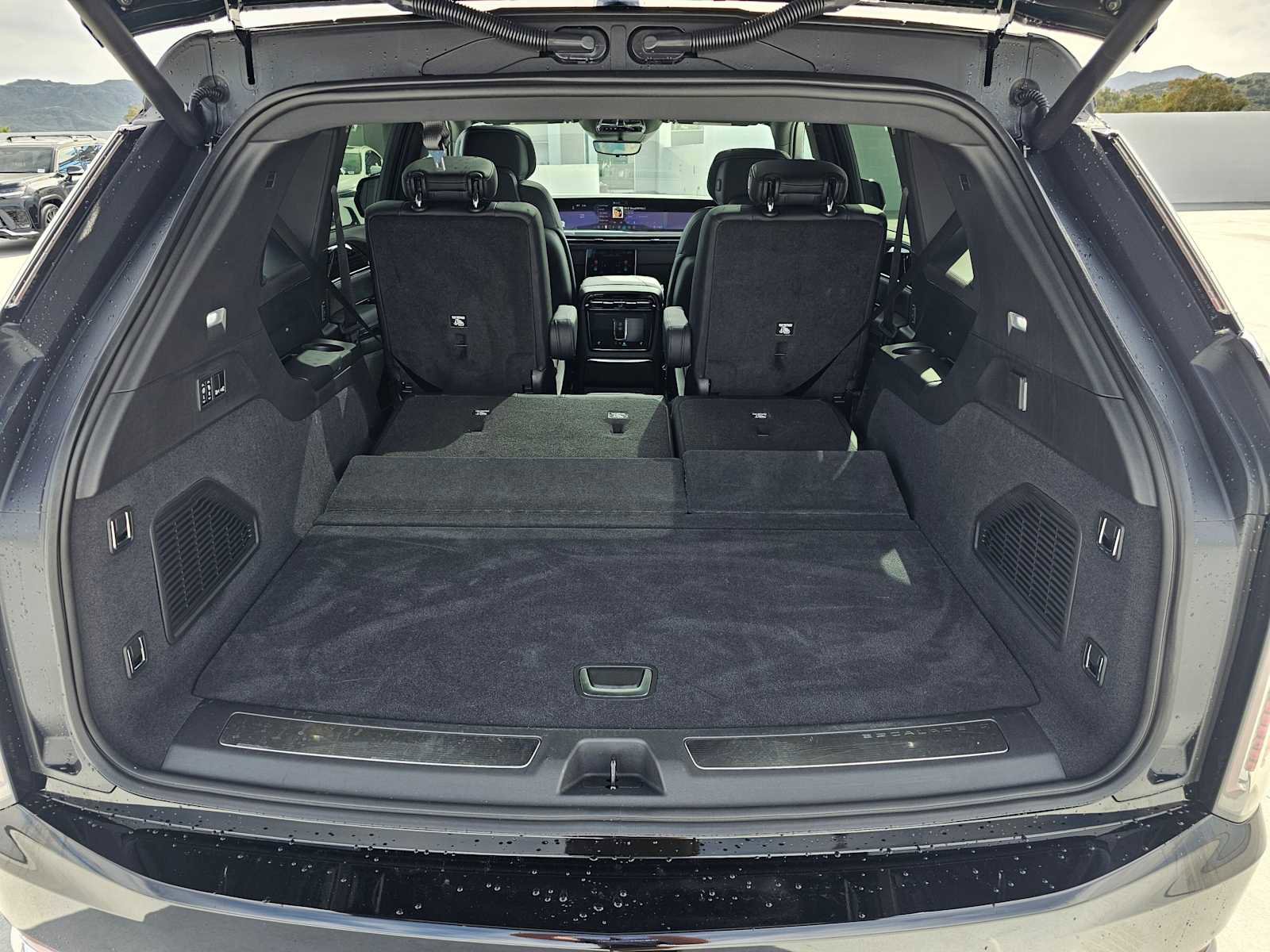 Used 2025 Cadillac Escalade IQ Luxury 1 image 16