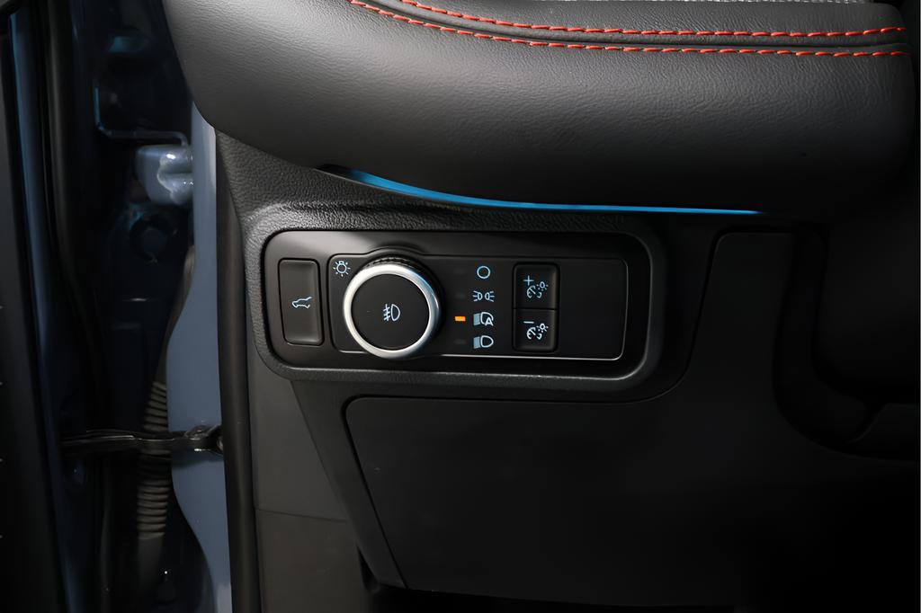 Used 2025 Ford Explorer ST image 20