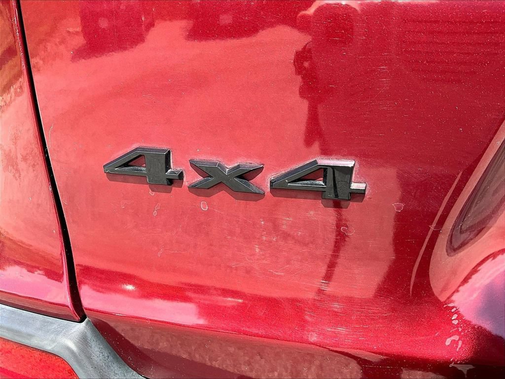 Used 2019 Jeep Cherokee Latitude Plus AWD/4WD image 28