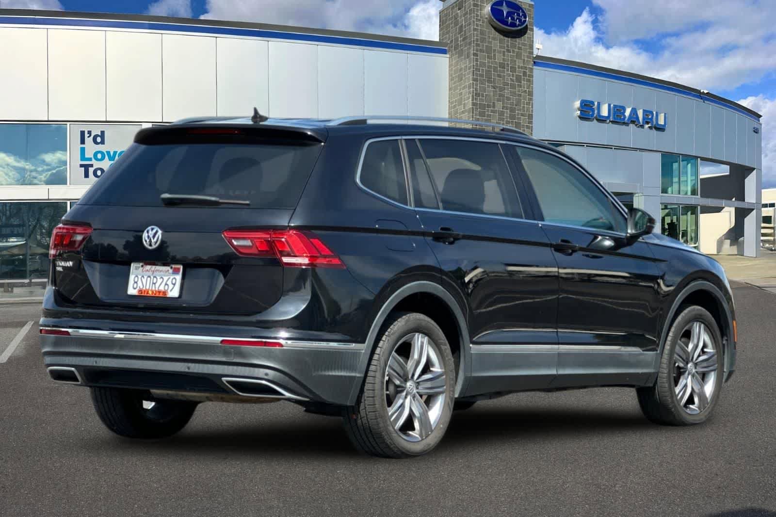 Used 2020 Volkswagen Tiguan SEL FWD image 2