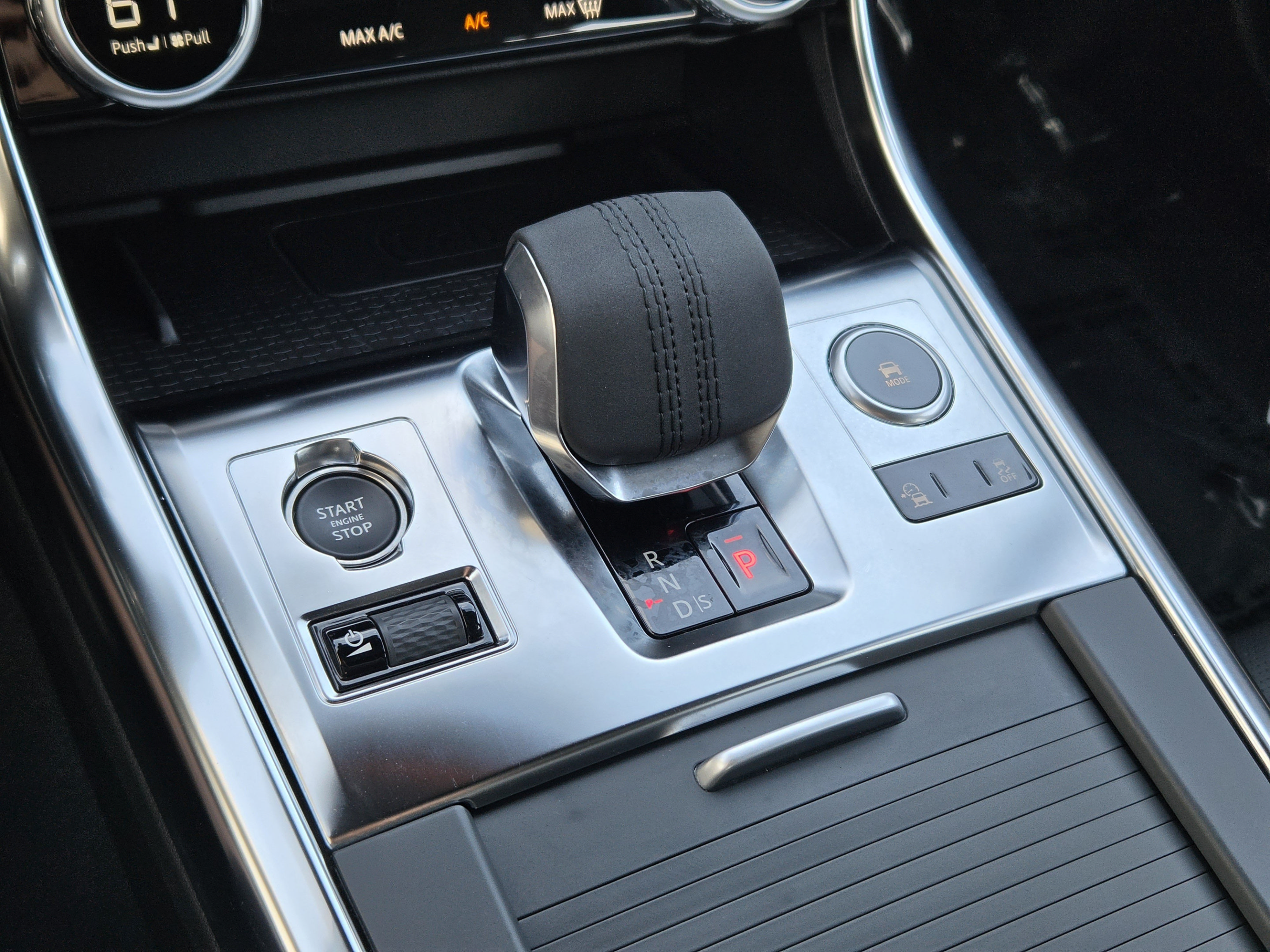 Certified 2024 Jaguar XF R-Dynamic SE AWD/4WD image 16