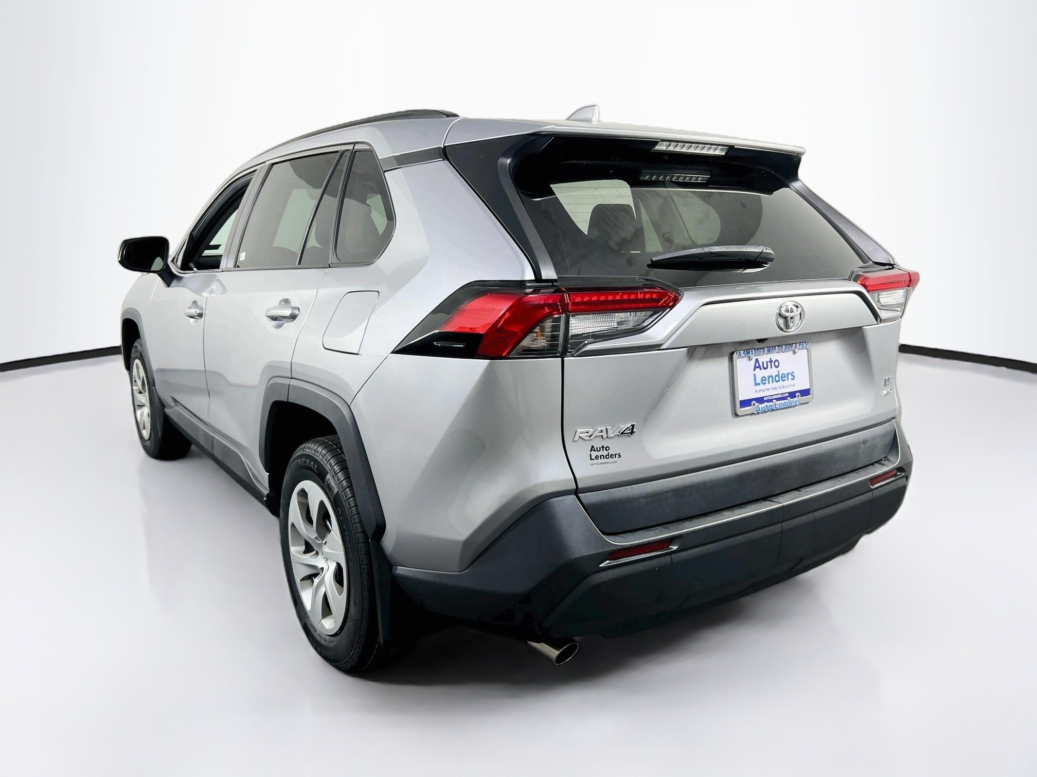 Used 2021 Toyota RAV4 LE AWD/4WD image 7