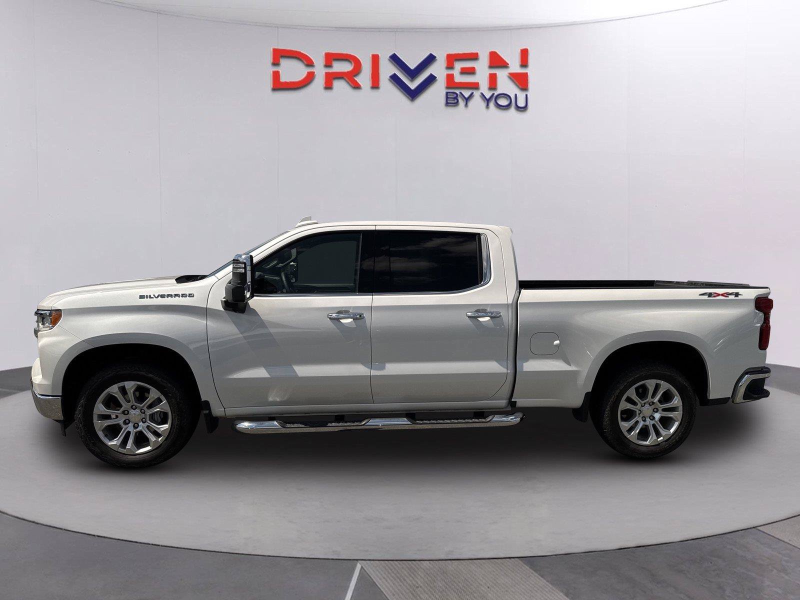 Used 2023 Chevrolet Silverado 1500 LTZ w/ Technology Package AWD/4WD image 7