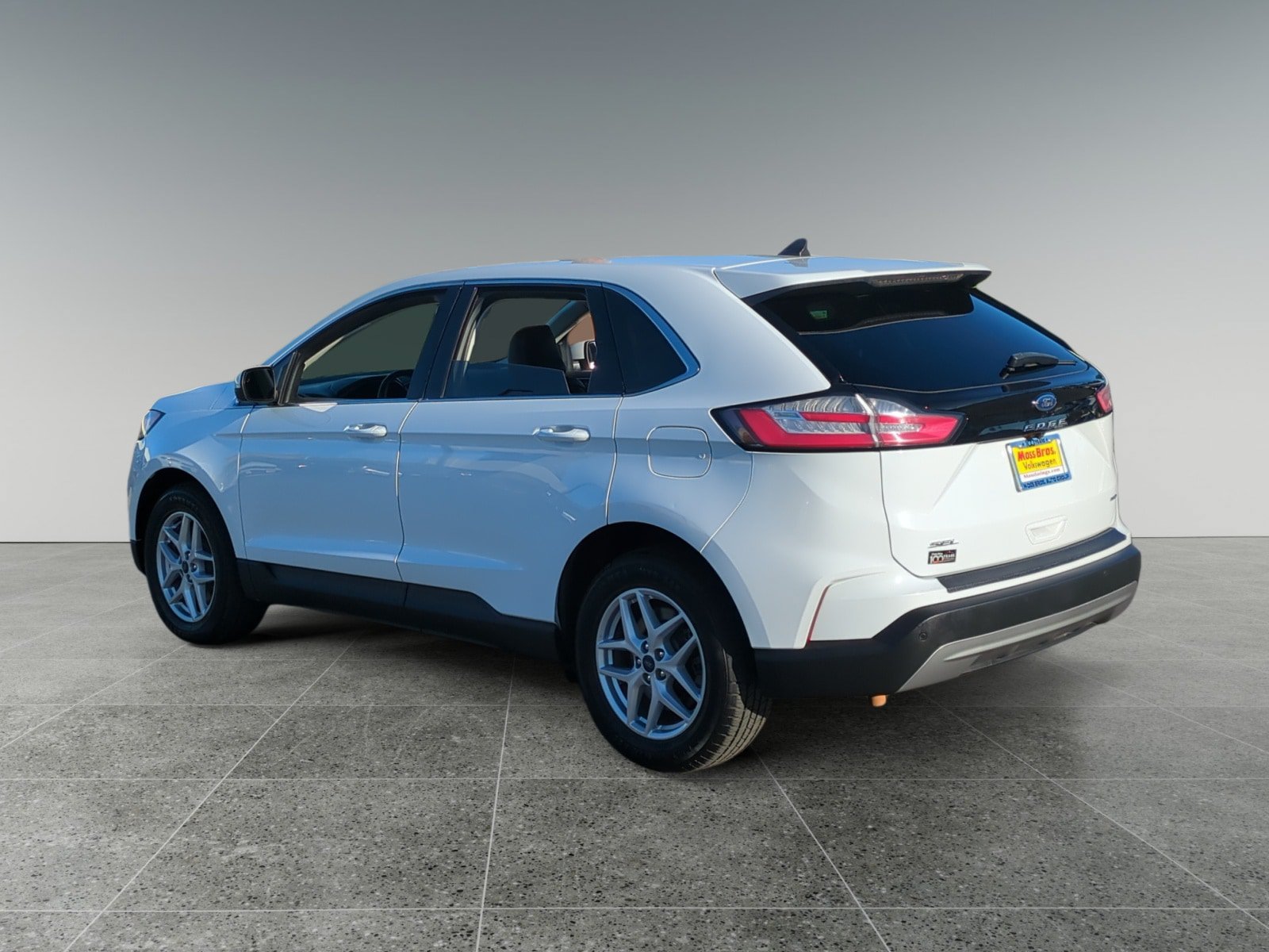 Used 2022 Ford Edge SEL AWD/4WD image 3