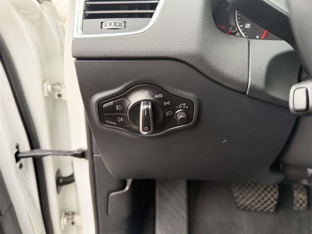 Used 2016 Audi Q5 2.0T Premium Plus w/ Technology Package image 26