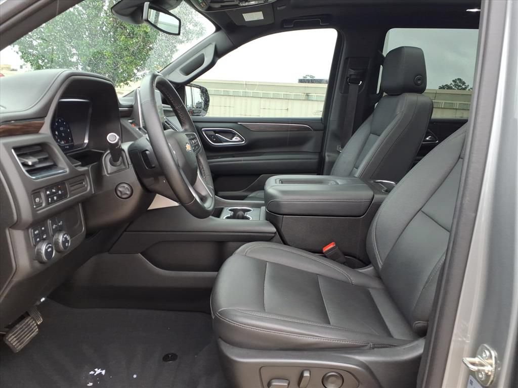 Used 2023 Chevrolet Tahoe LT w/ Luxury Package AWD/4WD image 19