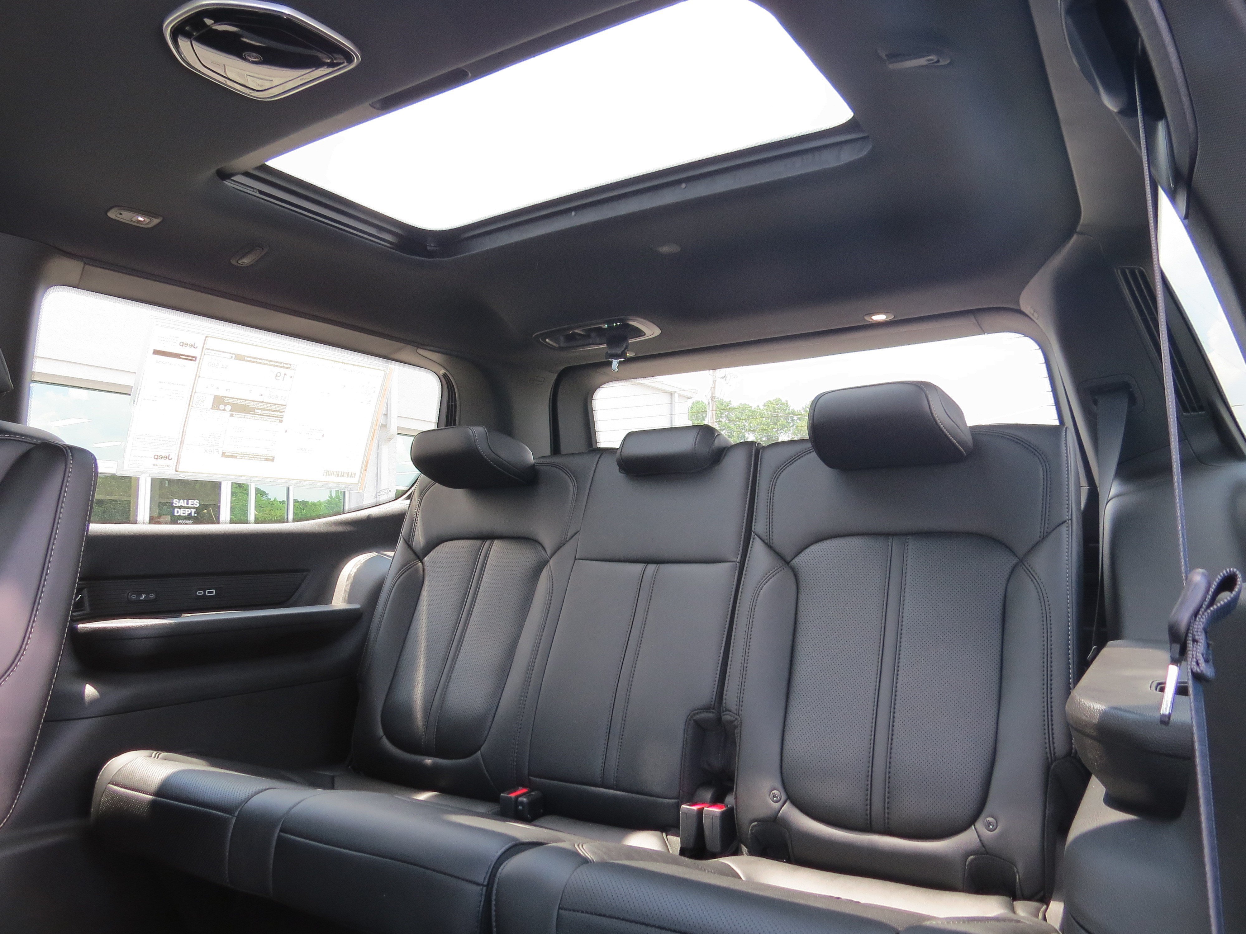 New 2026 Jeep Grand Wagoneer Limited AWD/4WD image 12