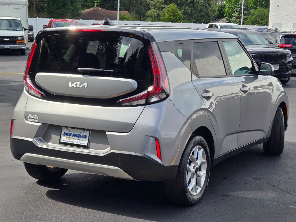 Used 2024 Kia Soul LX w/ Option Group 015 FWD image 11