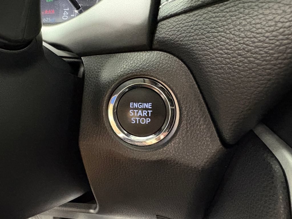 Used 2025 Toyota RAV4 XLE AWD/4WD image 21