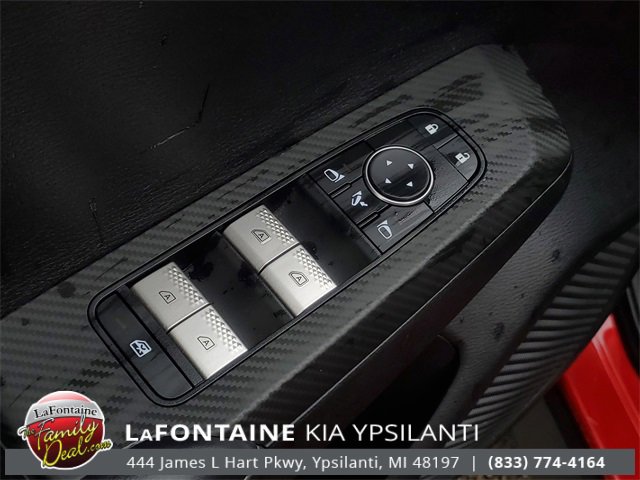 Used 2024 Mitsubishi Outlander SE Black Edition image 17