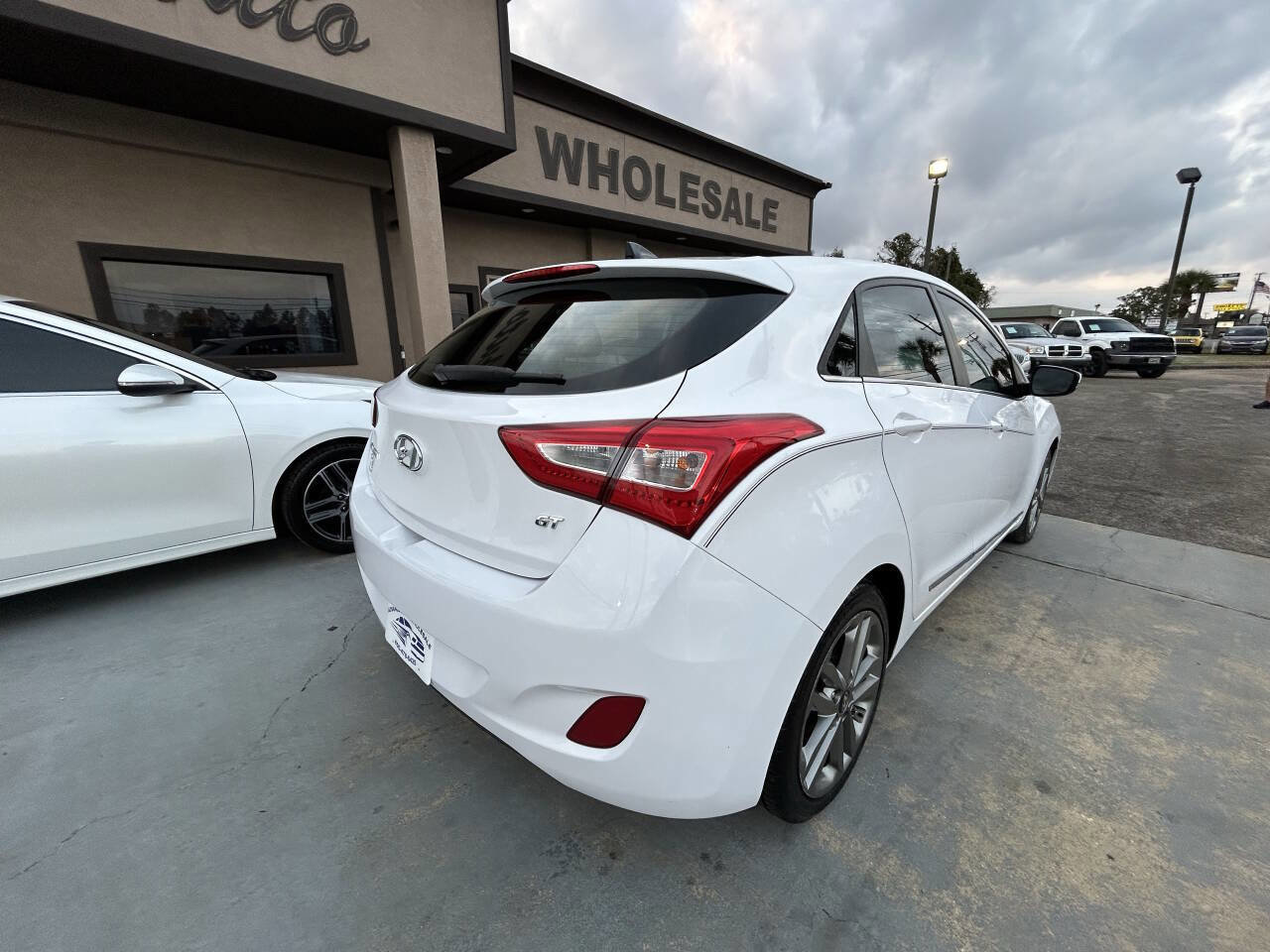 Used 2016 Hyundai Elantra GT w/ Option Group 03 image 7