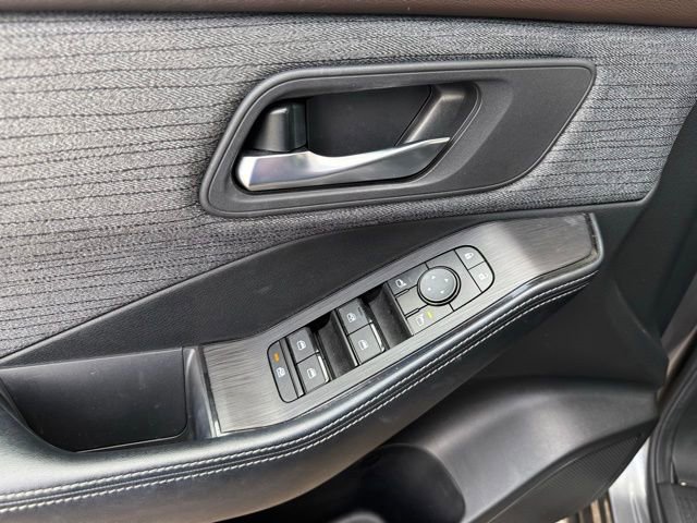 Certified 2023 Nissan Rogue SV FWD image 21