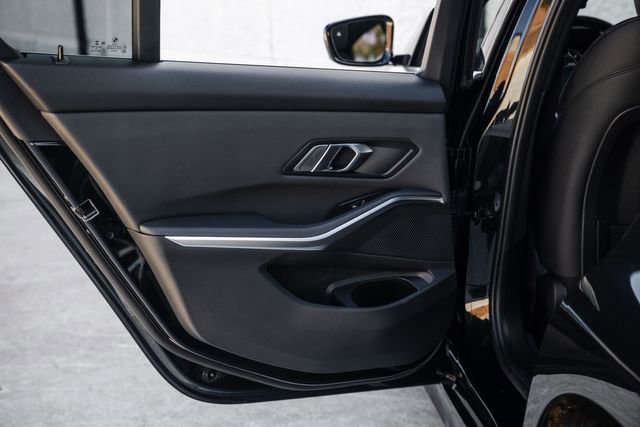 Used 2019 BMW 330i Sedan w/ Parking Assistance Package RWD image 69