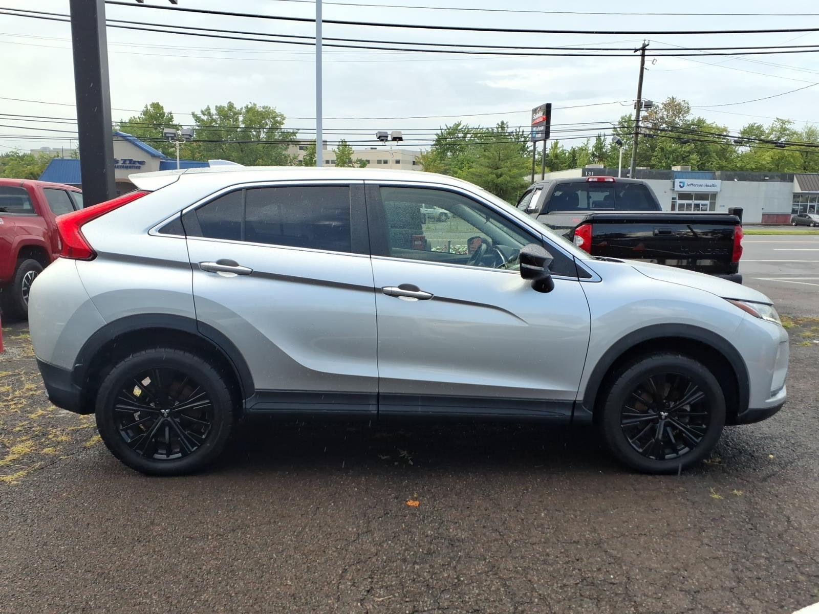 Used 2018 Mitsubishi Eclipse Cross LE AWD/4WD image 2