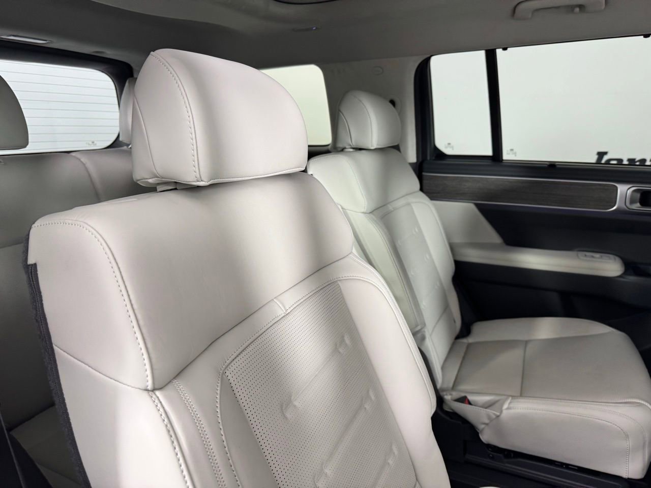 Used 2025 Hyundai Santa Fe Calligraphy image 29