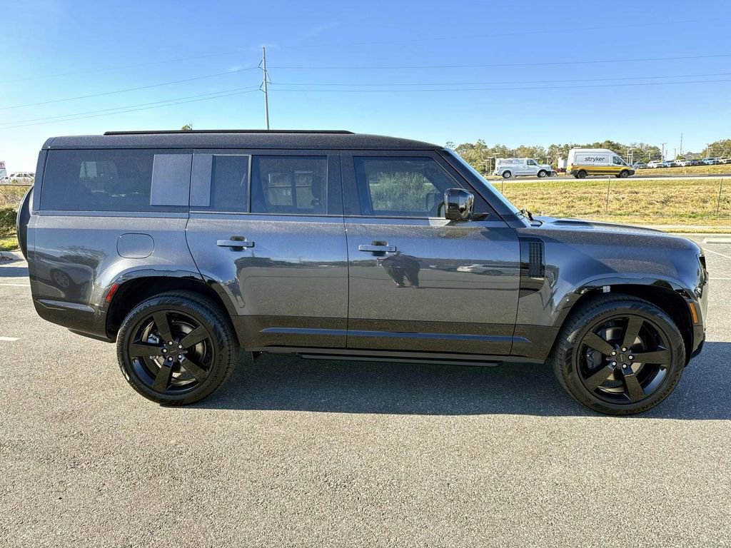 New 2026 Land Rover Defender 130 X-Dynamic SE image 6