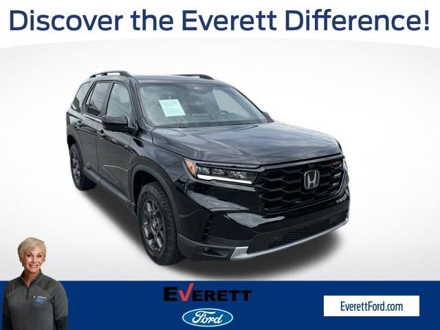 Used 2025 Honda Pilot TrailSport