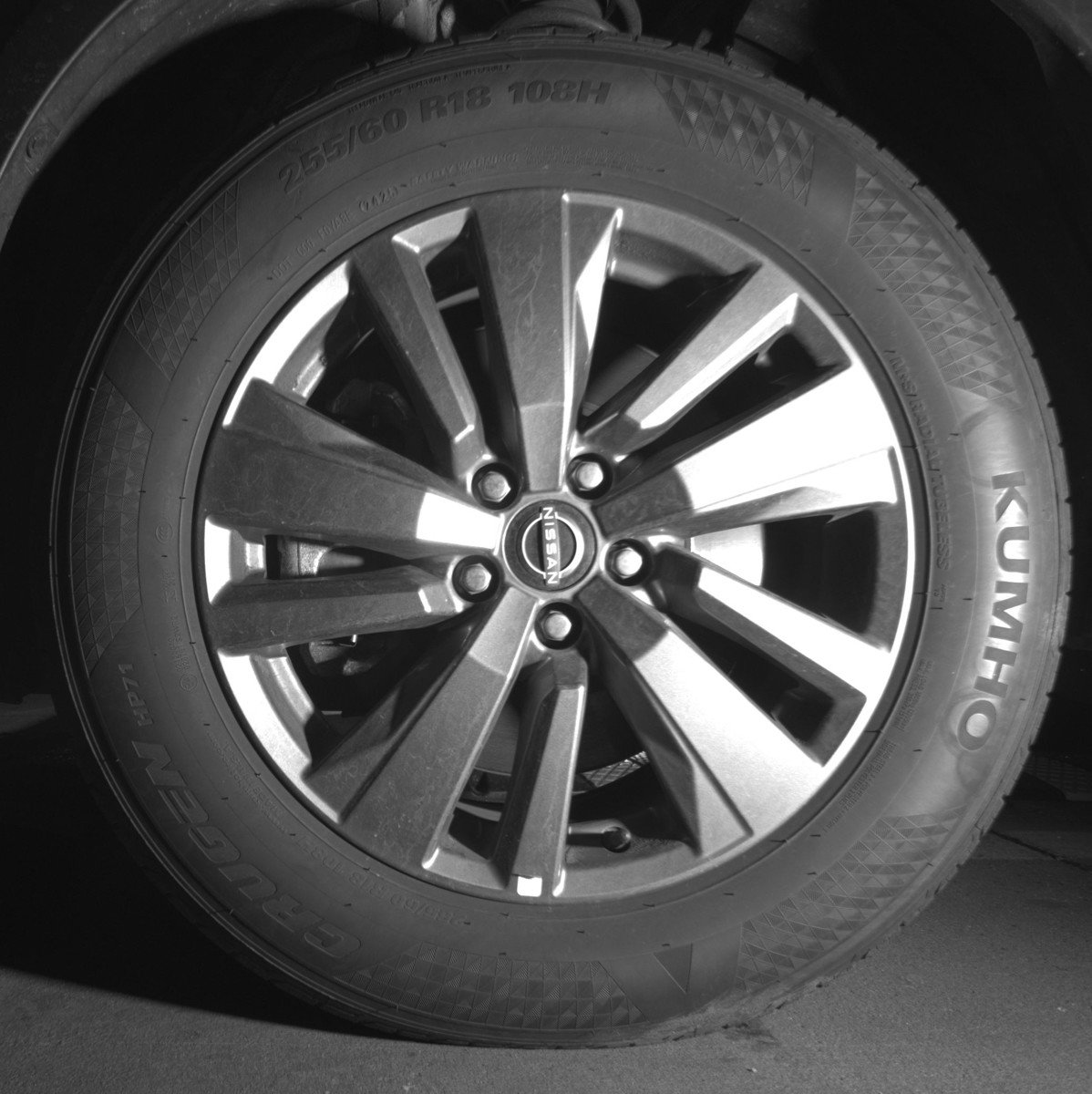 Used 2025 Nissan Pathfinder SV image 12