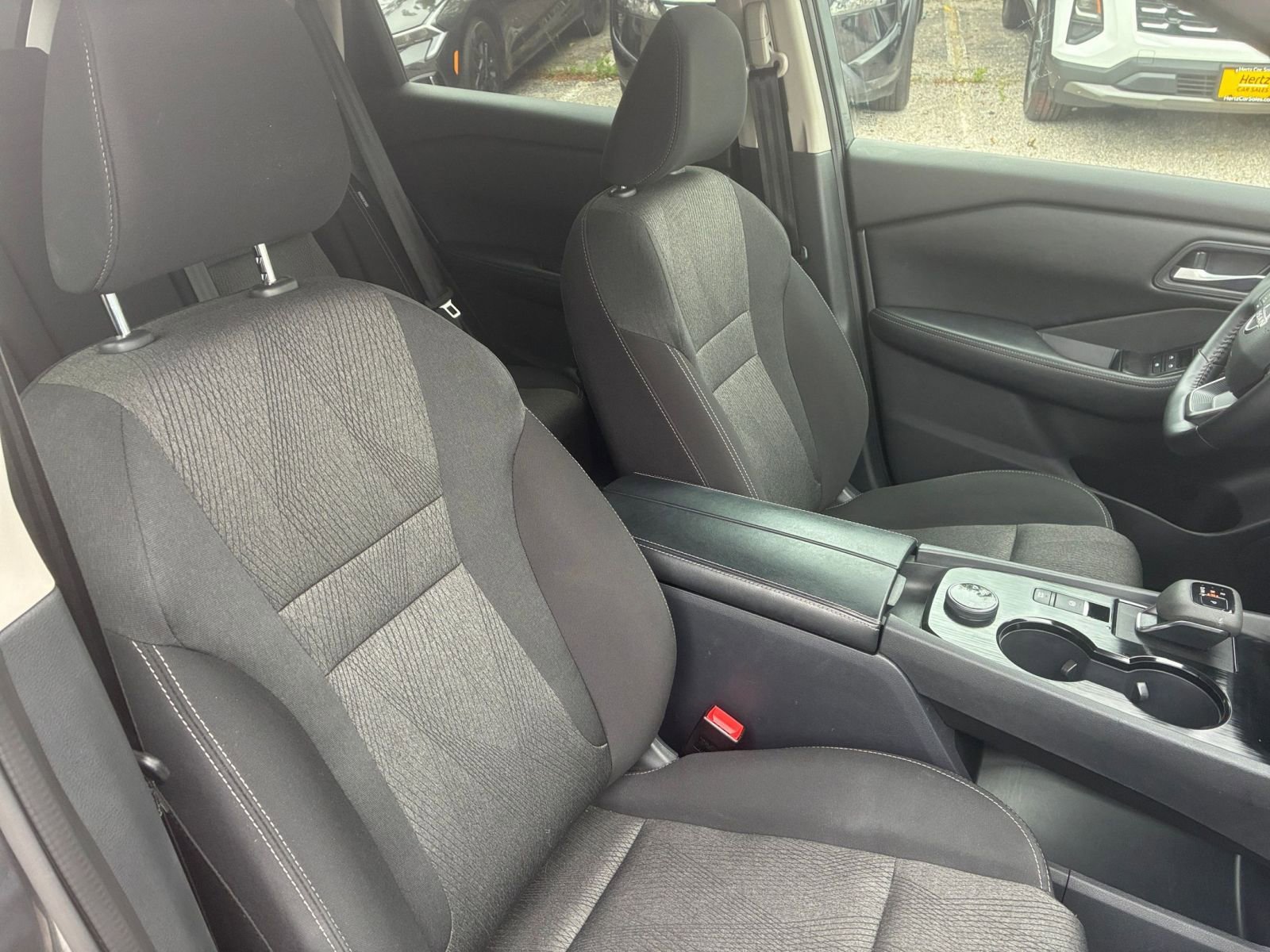 Used 2025 Nissan Rogue SV AWD/4WD image 31