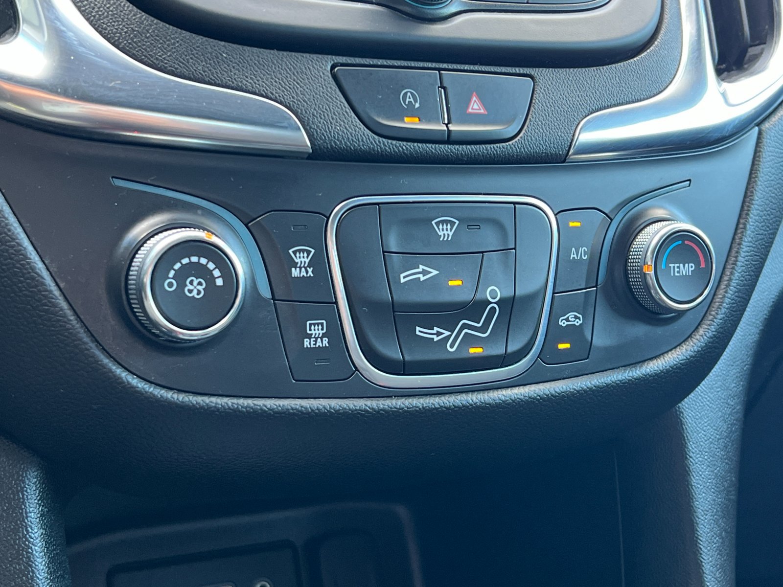 Used 2022 Chevrolet Equinox LT FWD image 20