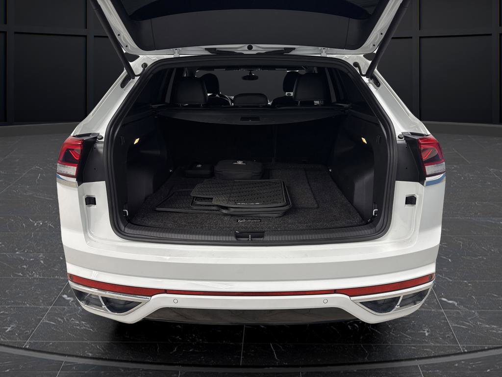 Used 2021 Volkswagen Atlas Cross Sport SE w/ Panoramic Sunroof Package image 14