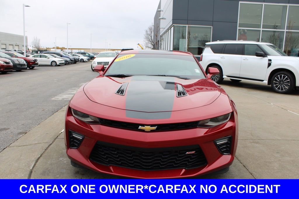 Used 2016 Chevrolet Camaro SS image 2