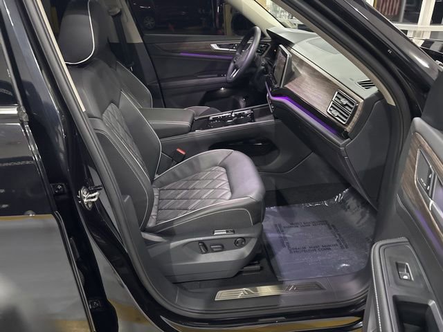 Used 2025 Volkswagen Atlas SEL Premium R-Line image 35