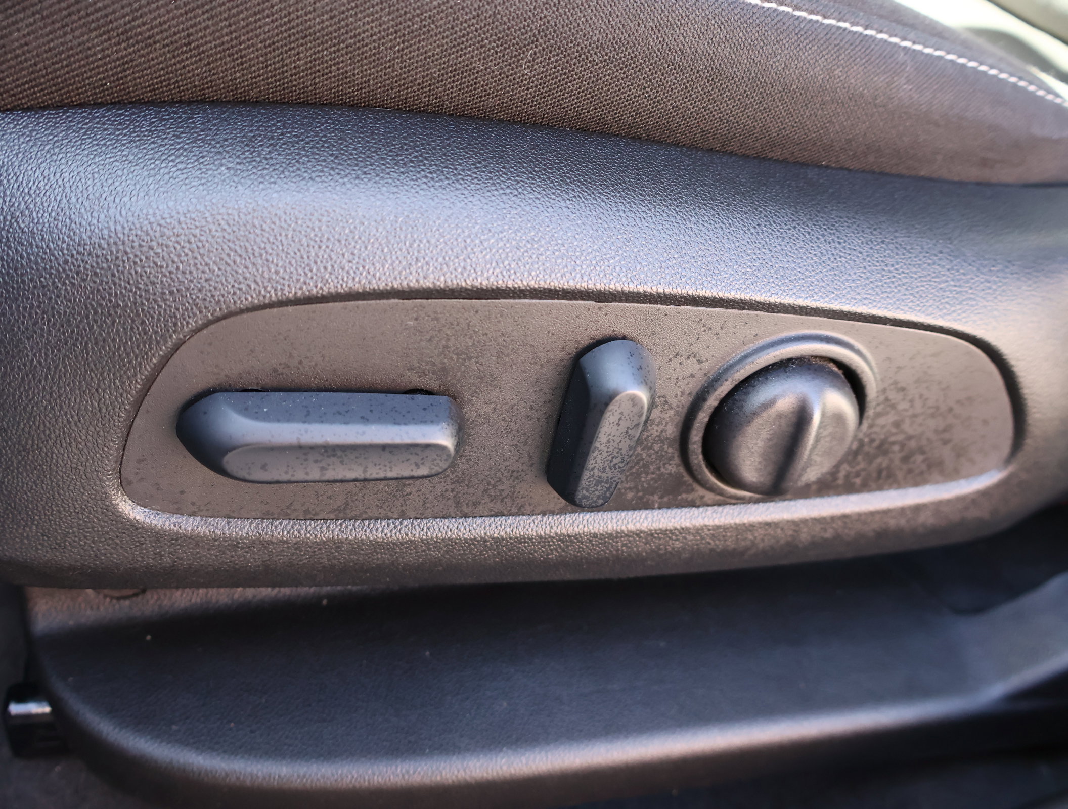 Used 2025 Chevrolet Blazer LT image 9